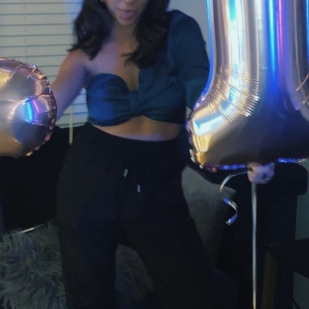 ONE SHOULDER CROP TOP